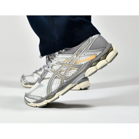 Asics Gel-Cumulus 16 Cream Clay Grey