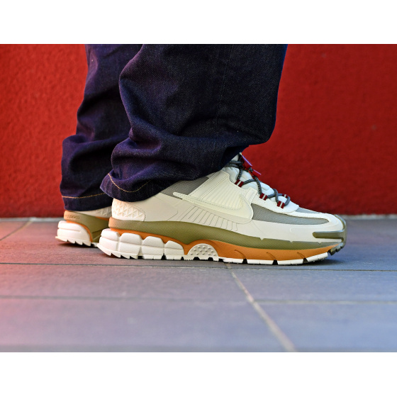 Nike Zoom Vomero Roam Spruce Fog