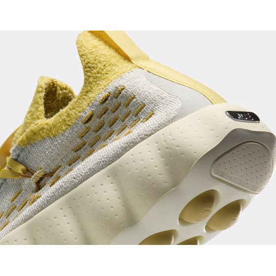 Nike Mind 002 Flyknit Light Bone Saturn Gold