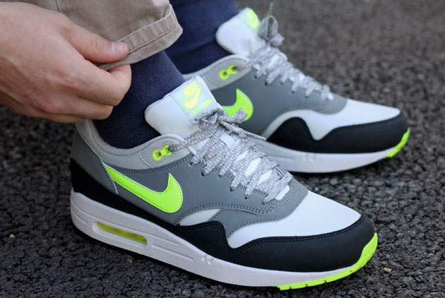 air max 1 jaune grise air max 1 jaune grise